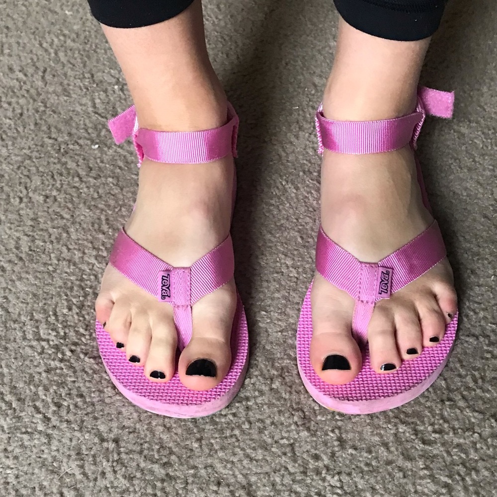 Hot pink teva sandals